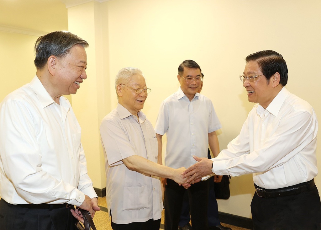 Tổng Bí thư Nguyễn Phú Trọng chủ trì Hội nghị sơ kết 1 năm hoạt động của Ban Chỉ đạo cấp tỉnh về...